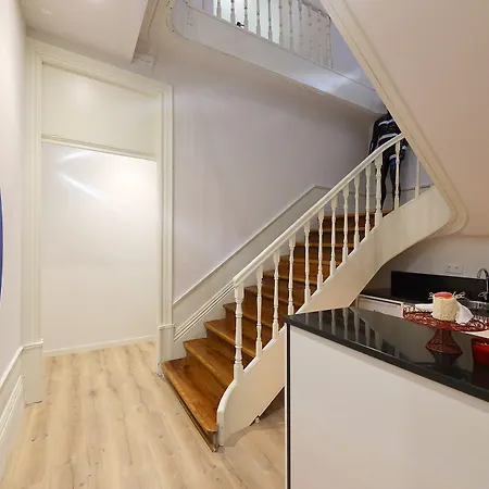 בית הארחה Flh Downtown 3*