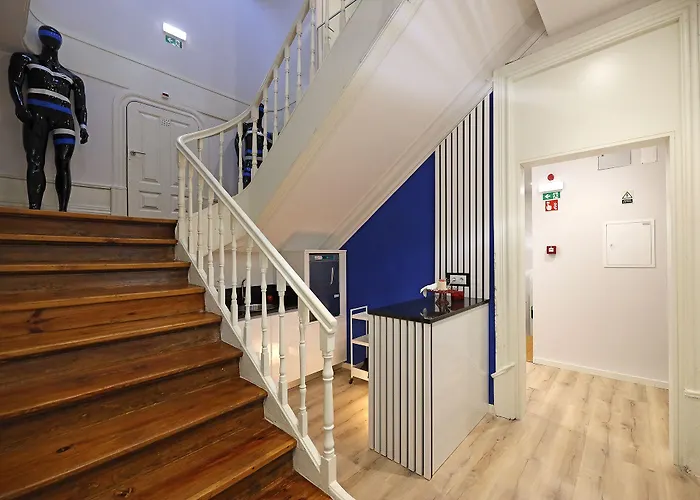 Flh Downtown Guest house