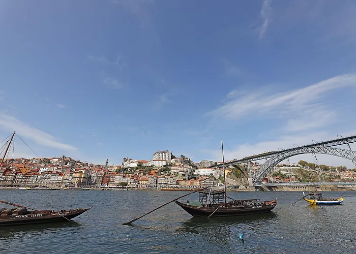 Flh Downtown Guest house 3*